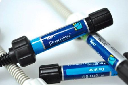 Premise Enamel A4 шприц (4гр.), наногибридный композитный материал, Kerr